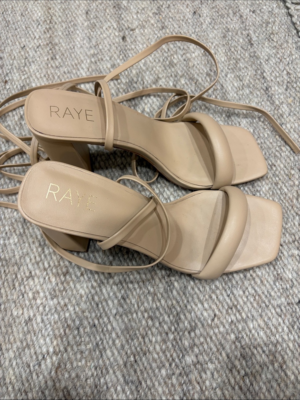 Raye Edin Heel - Picture 3 of 6